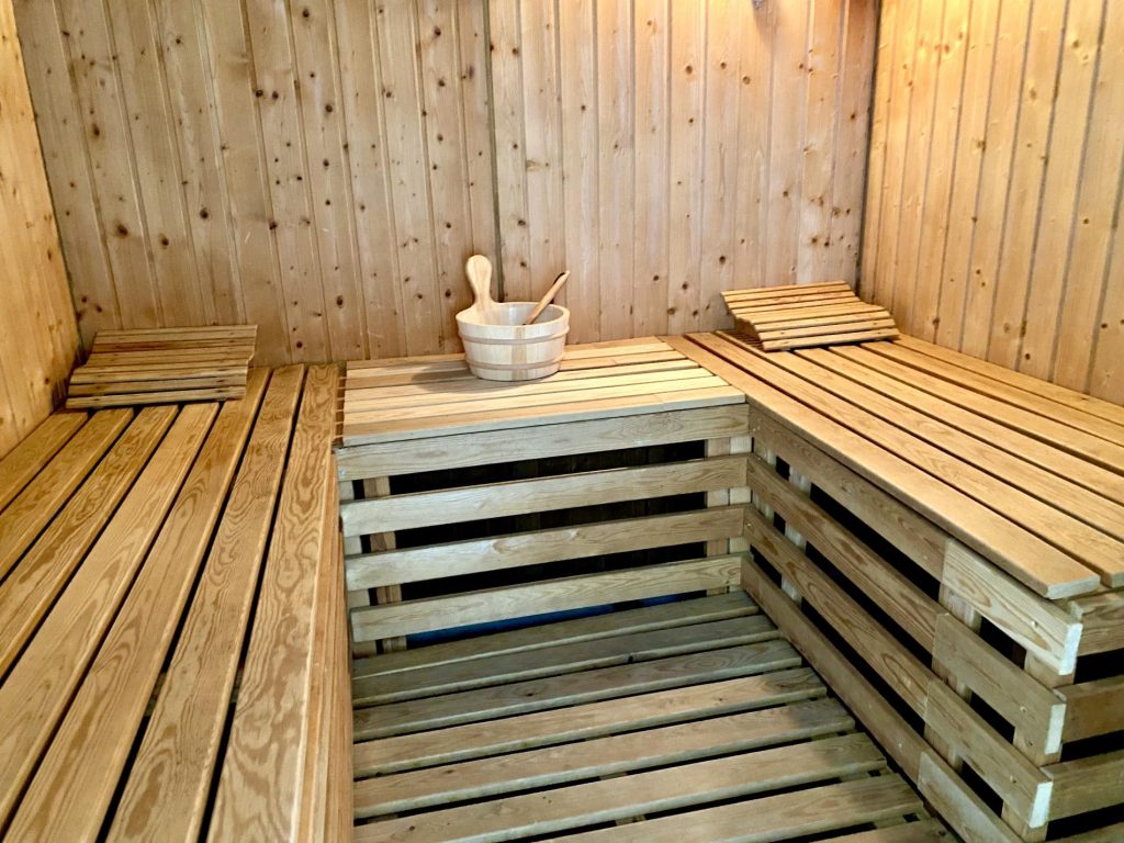 De heerlijke sauna die aanwezig is in dit mooie grote vakantiehuis, perfect om samen in te ontspannen!